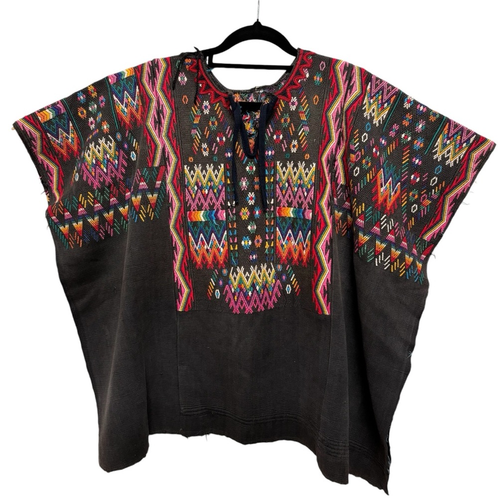 Guatemalan Custom Made Poncho. 
Like New - Dark Grey with multicolor design